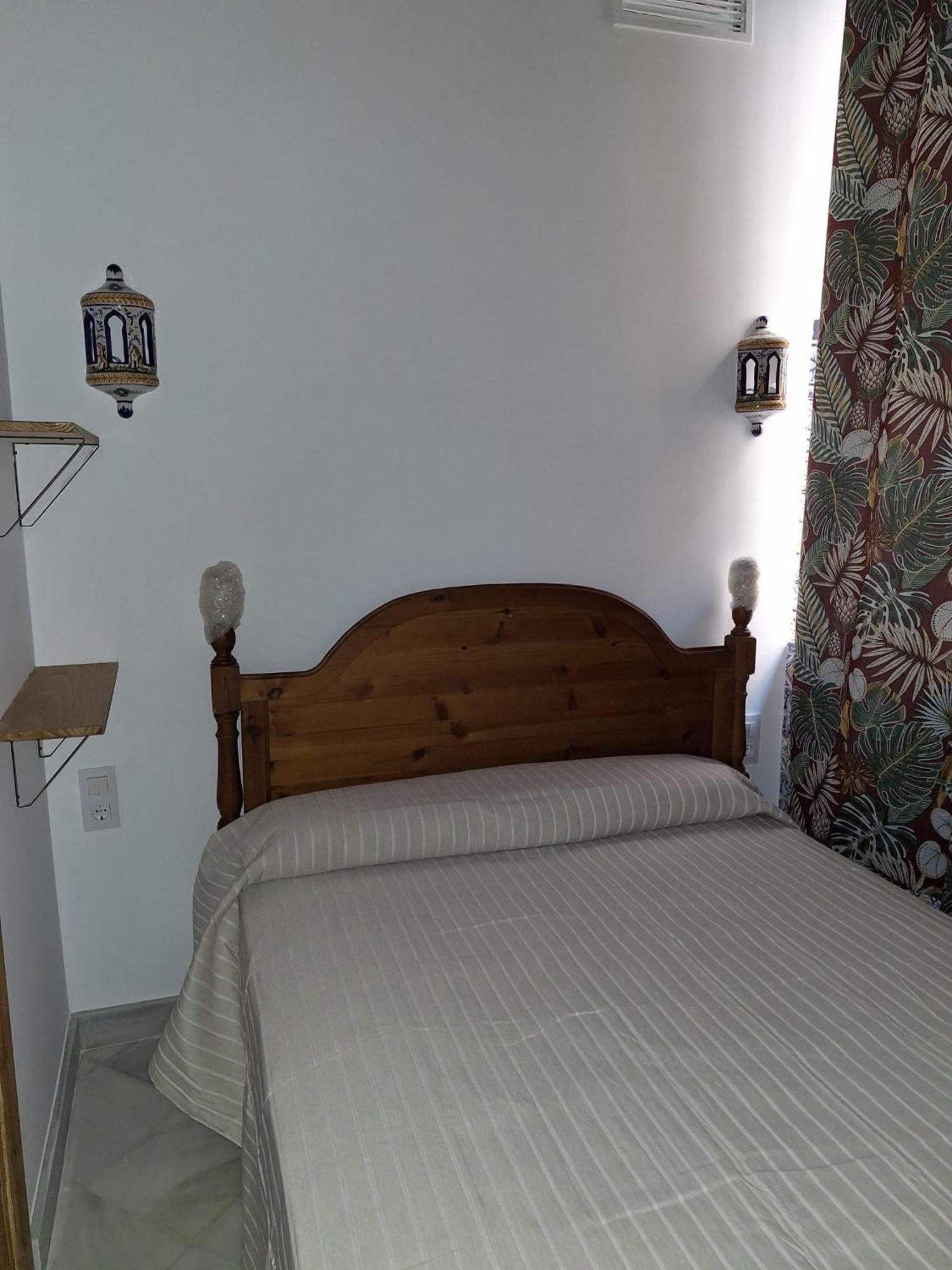 Apartamento Plaza San Roman Севиля Екстериор снимка